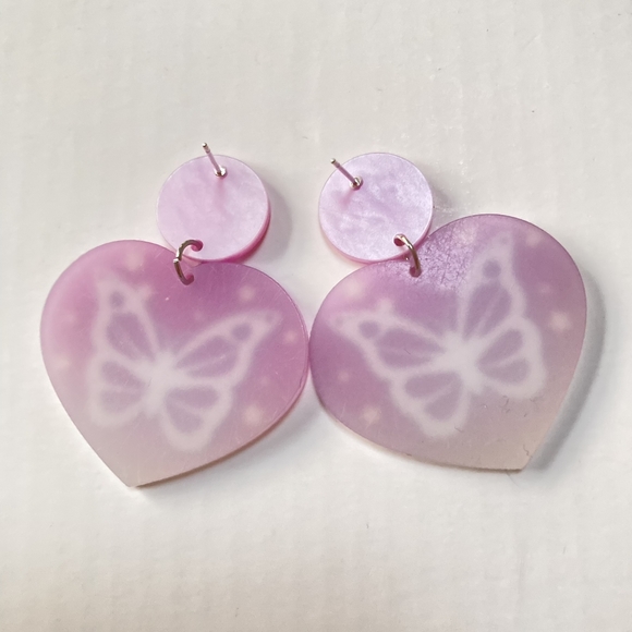 BNWT Heart Shaped Butterfly Resin Earrings with Golden Stars - Picture 3 of 11